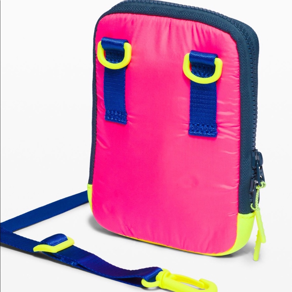 Lululemon Easy Access Crossbody Bag NWT - Picture 2 of 16